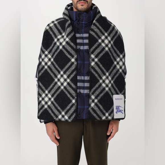 Burberry Vintage Check wool scarf $549 New with tag